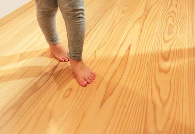 素足で暮らす－自然素材と高断熱のベストミックス